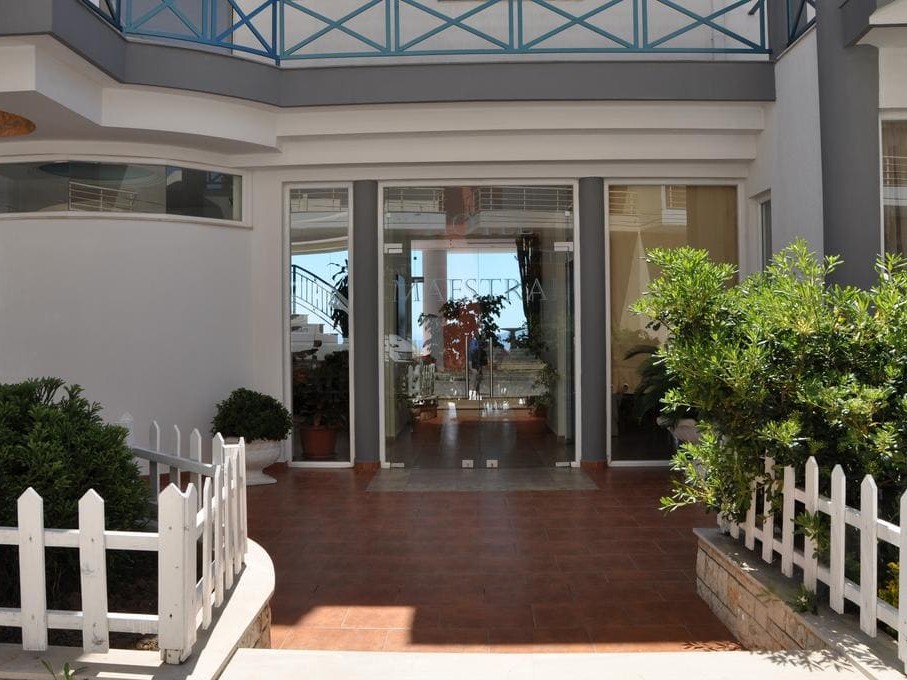 Hotel Maestral, Saranda